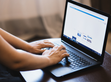 Un post diffamatoire ou une fausse page en ligne ? Le constat sur les réseaux sociaux par un commissaire de justice fixe une preuve numérique valable en justice.